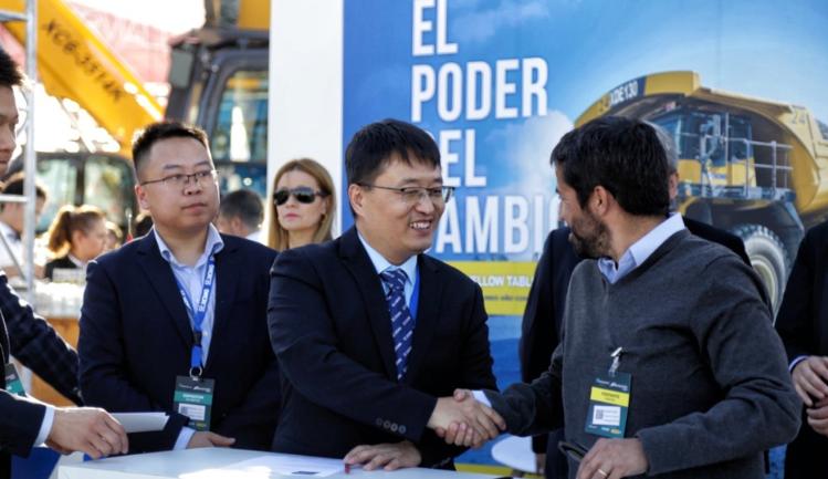 Las válvulas de Wivo se involucran con clientes sudamericanos en Canton Fair, colaboración potencial de válvulas en progreso